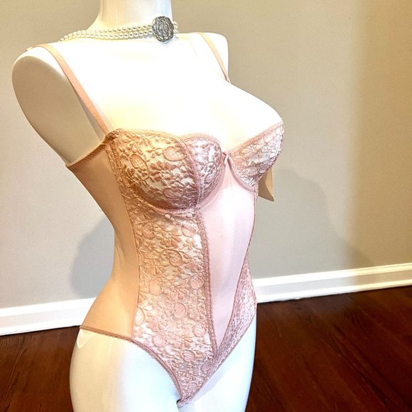 NWT Sexy Vintage Lace all in one Pink Teddy Bodysuit with Hook
